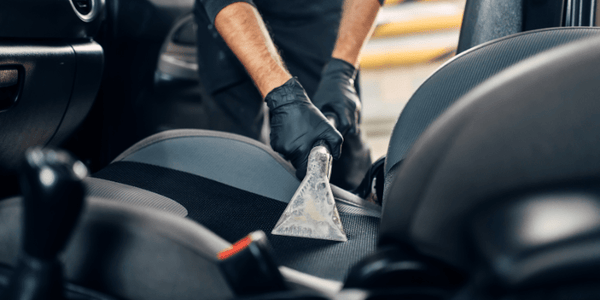 7 étapes pour nettoyer l’intérieur de sa voiture comme un pro - Clean Service