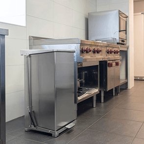 RUBBERMAID - Conteneur à pédale pro 45L - CleanServiceSA